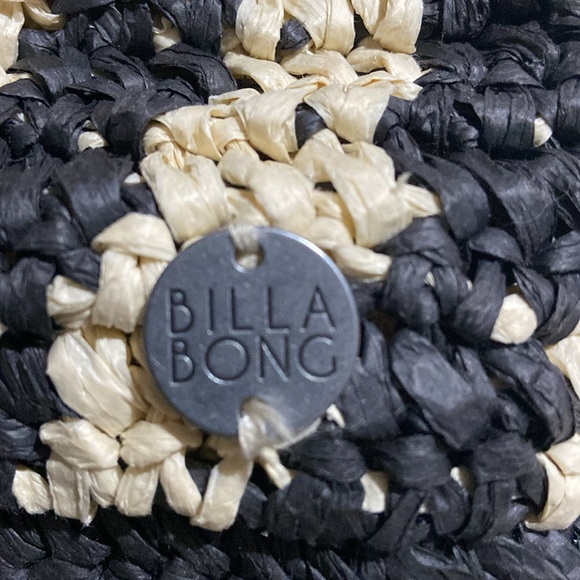 Billabong “Talk to the Palm” Paper Tote - Picture 3 of 10